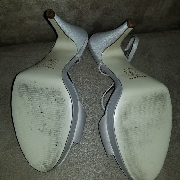 Shoes - Picture 4 of 4